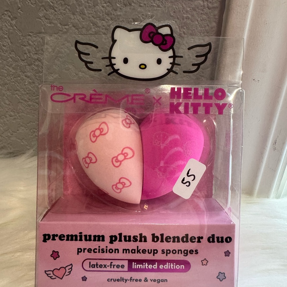 The‎ Crème Shop x Hello Kitty Premium Plush Blender Duo - Pink and White